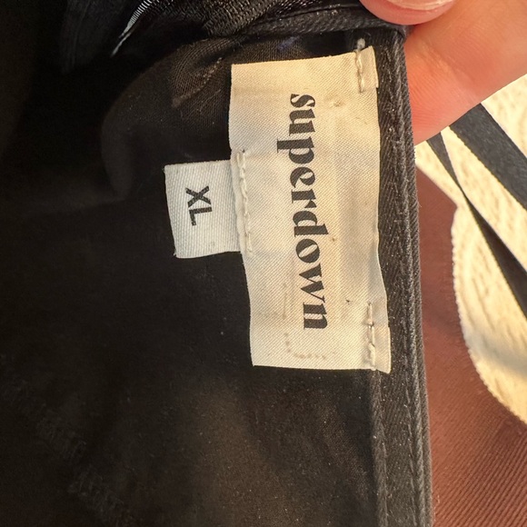 Superdown One-Shoulder Long Sleeve Top - Picture 2 of 2